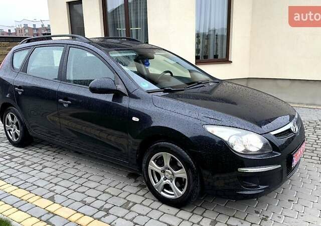 Черный Хендай i30, объемом двигателя 1.4 л и пробегом 145 тыс. км за 5999 $, фото 7 на Automoto.ua