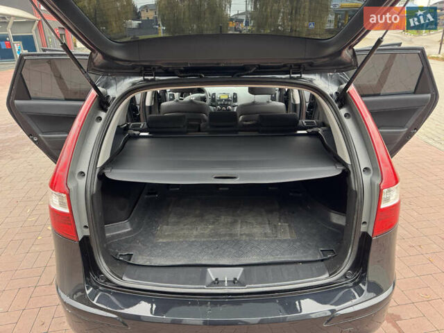 Черный Хендай i30, объемом двигателя 0 л и пробегом 149 тыс. км за 5899 $, фото 28 на Automoto.ua