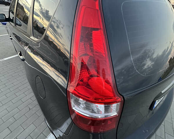 Черный Хендай i30, объемом двигателя 1.4 л и пробегом 230 тыс. км за 5000 $, фото 18 на Automoto.ua