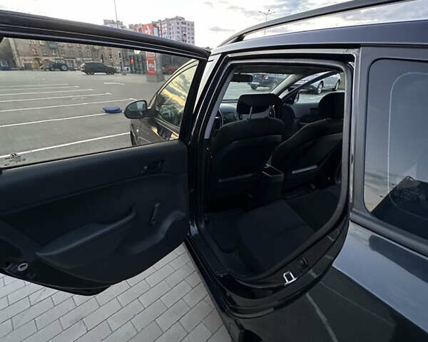 Черный Хендай i30, объемом двигателя 1.4 л и пробегом 230 тыс. км за 5000 $, фото 21 на Automoto.ua