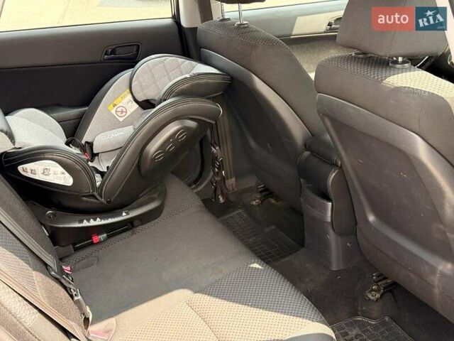 Черный Хендай i30, объемом двигателя 1.4 л и пробегом 223 тыс. км за 5300 $, фото 12 на Automoto.ua