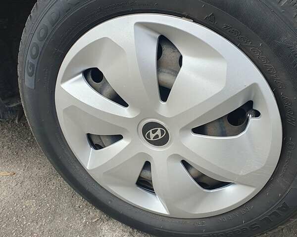 Чорний Хендай i30, об'ємом двигуна 1.4 л та пробігом 149 тис. км за 6100 $, фото 12 на Automoto.ua