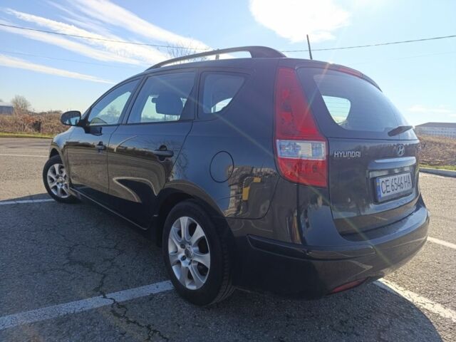 Черный Хендай i30, объемом двигателя 1.4 л и пробегом 237 тыс. км за 5600 $, фото 5 на Automoto.ua