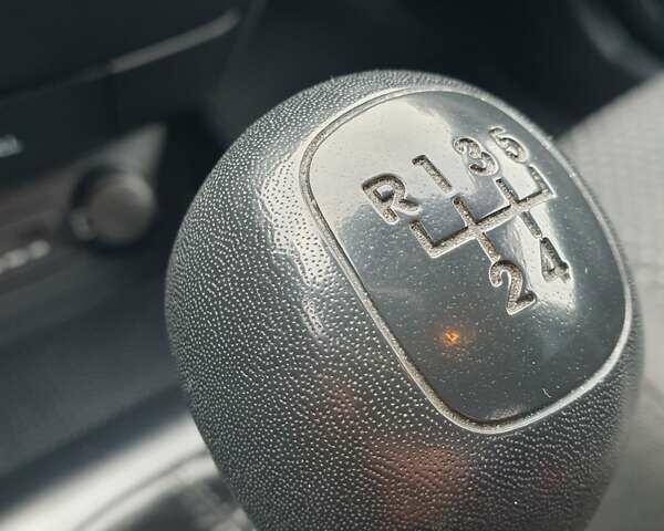 Чорний Хендай i30, об'ємом двигуна 1.4 л та пробігом 149 тис. км за 6100 $, фото 33 на Automoto.ua