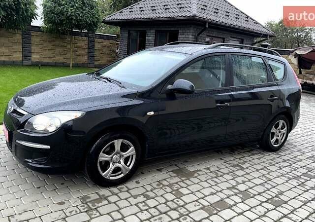 Черный Хендай i30, объемом двигателя 1.4 л и пробегом 145 тыс. км за 5999 $, фото 9 на Automoto.ua