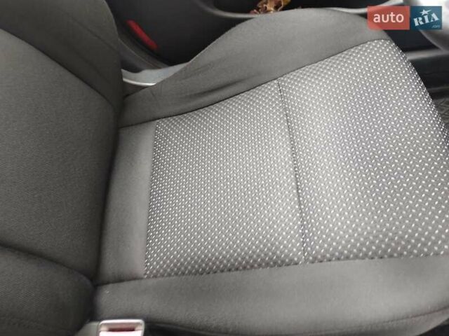 Черный Хендай i30, объемом двигателя 1.58 л и пробегом 190 тыс. км за 7100 $, фото 8 на Automoto.ua