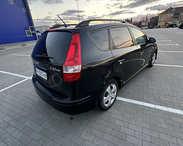Черный Хендай i30, объемом двигателя 1.4 л и пробегом 230 тыс. км за 5000 $, фото 8 на Automoto.ua