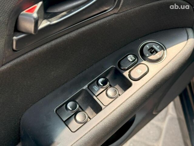 Черный Хендай i30, объемом двигателя 1.4 л и пробегом 223 тыс. км за 5990 $, фото 10 на Automoto.ua