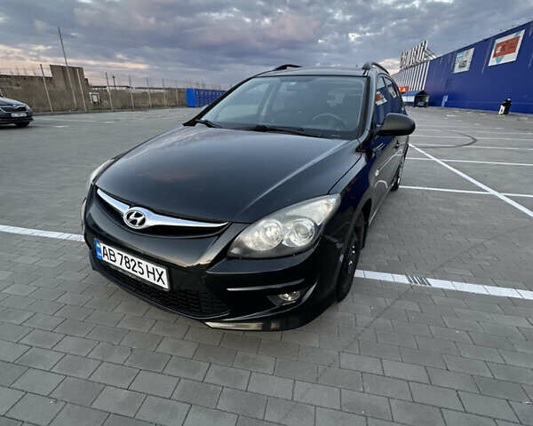 Черный Хендай i30, объемом двигателя 1.4 л и пробегом 230 тыс. км за 5000 $, фото 3 на Automoto.ua