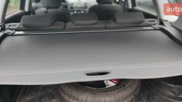 Черный Хендай i30, объемом двигателя 1.4 л и пробегом 216 тыс. км за 5650 $, фото 9 на Automoto.ua