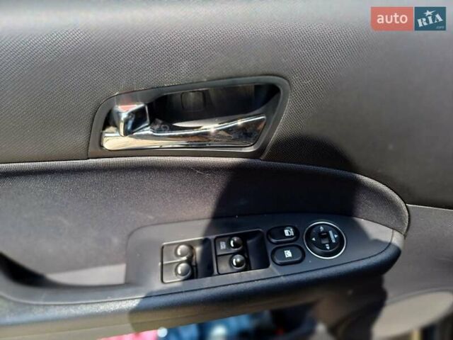 Черный Хендай i30, объемом двигателя 1.58 л и пробегом 330 тыс. км за 6100 $, фото 11 на Automoto.ua