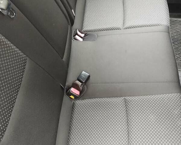 Черный Хендай i30, объемом двигателя 1.58 л и пробегом 190 тыс. км за 7100 $, фото 5 на Automoto.ua