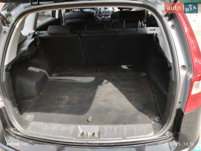 Чорний Хендай i30, об'ємом двигуна 1.4 л та пробігом 176 тис. км за 5700 $, фото 12 на Automoto.ua
