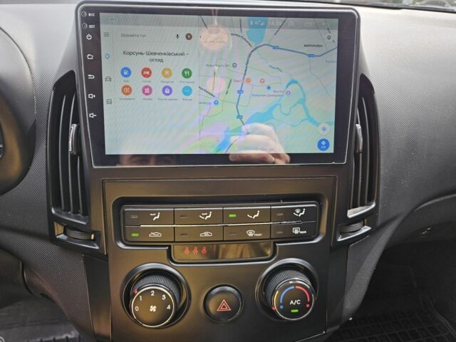 Черный Хендай i30, объемом двигателя 1.4 л и пробегом 157 тыс. км за 6700 $, фото 22 на Automoto.ua