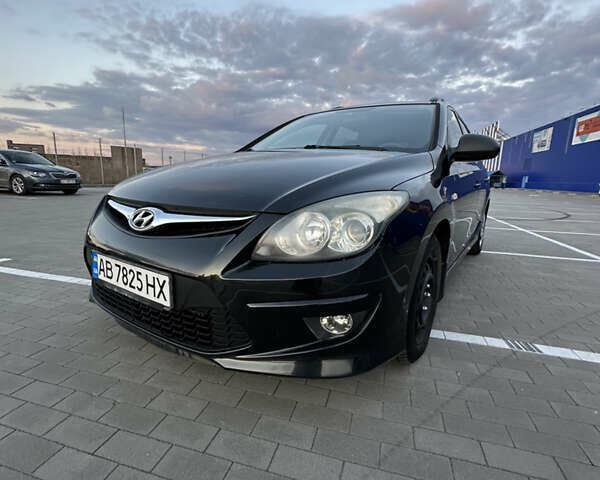 Черный Хендай i30, объемом двигателя 1.4 л и пробегом 230 тыс. км за 5000 $, фото 2 на Automoto.ua