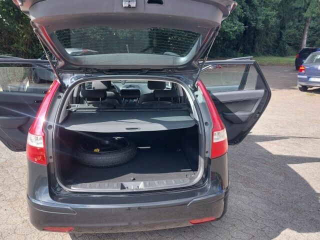 Чорний Хендай i30, об'ємом двигуна 1.4 л та пробігом 222 тис. км за 5800 $, фото 9 на Automoto.ua