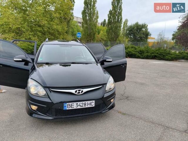 Черный Хендай i30, объемом двигателя 1.4 л и пробегом 137 тыс. км за 7500 $, фото 15 на Automoto.ua