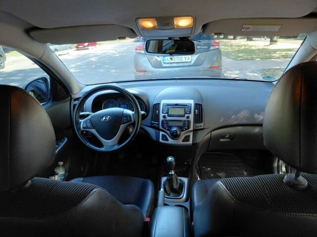 Чорний Хендай i30, об'ємом двигуна 0 л та пробігом 250 тис. км за 6500 $, фото 2 на Automoto.ua