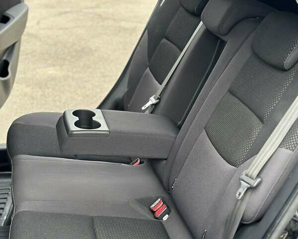 Черный Хендай i30, объемом двигателя 1.4 л и пробегом 137 тыс. км за 7500 $, фото 32 на Automoto.ua