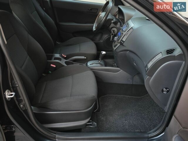 Черный Хендай i30, объемом двигателя 1.6 л и пробегом 190 тыс. км за 7099 $, фото 34 на Automoto.ua