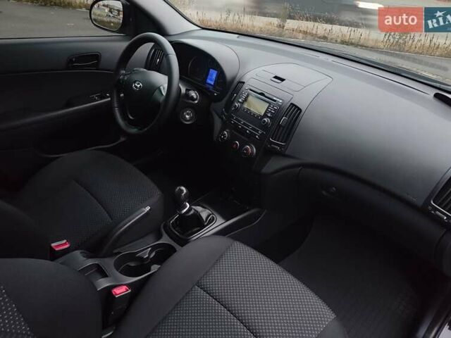 Черный Хендай i30, объемом двигателя 1.59 л и пробегом 72 тыс. км за 8500 $, фото 13 на Automoto.ua