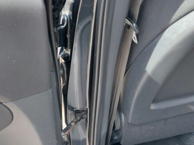 Чорний Хендай i30, об'ємом двигуна 1.4 л та пробігом 222 тис. км за 5800 $, фото 12 на Automoto.ua