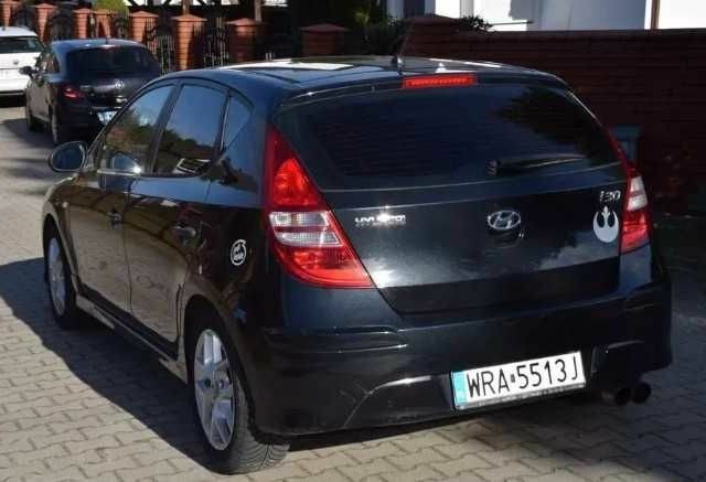 Чорний Хендай i30, об'ємом двигуна 0.14 л та пробігом 106 тис. км за 5900 $, фото 6 на Automoto.ua