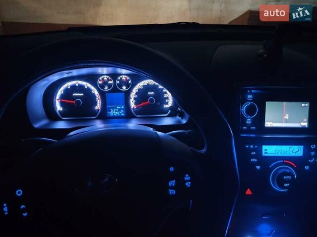 Черный Хендай i30, объемом двигателя 1.4 л и пробегом 137 тыс. км за 7500 $, фото 39 на Automoto.ua