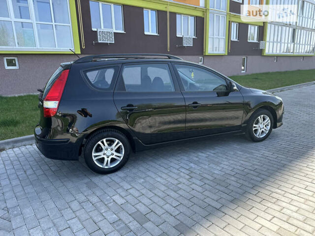 Чорний Хендай i30, об'ємом двигуна 1.6 л та пробігом 105 тис. км за 9500 $, фото 7 на Automoto.ua