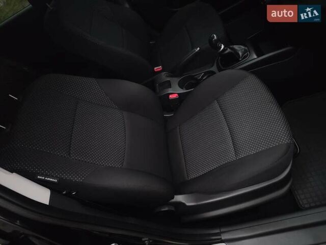 Черный Хендай i30, объемом двигателя 1.59 л и пробегом 72 тыс. км за 8500 $, фото 14 на Automoto.ua