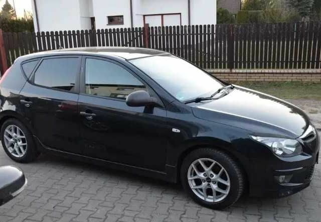 Чорний Хендай i30, об'ємом двигуна 0.14 л та пробігом 106 тис. км за 5900 $, фото 3 на Automoto.ua