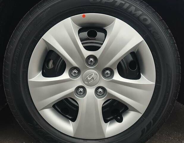 Черный Хендай i30, объемом двигателя 1.59 л и пробегом 72 тыс. км за 8500 $, фото 15 на Automoto.ua