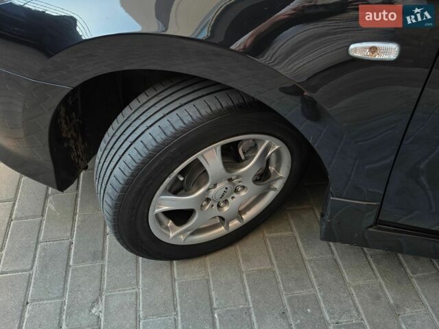 Черный Хендай i30, объемом двигателя 1.6 л и пробегом 190 тыс. км за 7099 $, фото 17 на Automoto.ua
