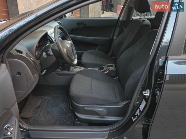 Черный Хендай i30, объемом двигателя 1.6 л и пробегом 190 тыс. км за 7099 $, фото 22 на Automoto.ua
