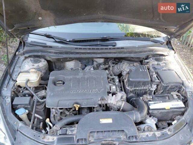 Черный Хендай i30, объемом двигателя 1.58 л и пробегом 248 тыс. км за 7200 $, фото 15 на Automoto.ua