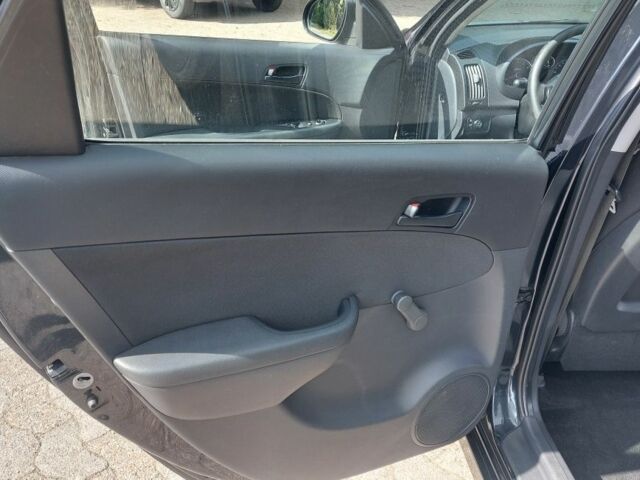 Чорний Хендай i30, об'ємом двигуна 1.4 л та пробігом 222 тис. км за 5800 $, фото 13 на Automoto.ua