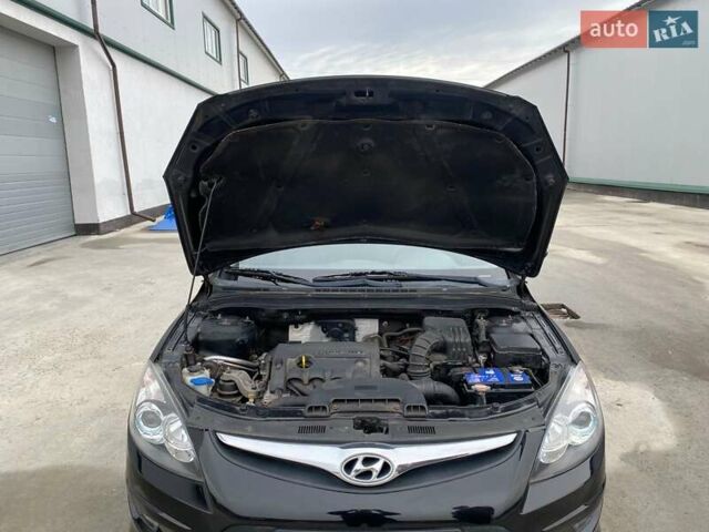 Хендай i30 2012 в Виннице на Automoto.ua Черный Хендай i30, объемом двигателя 1.4 л и пробегом 275 тыс. км за 6100 $, фото 44 на Automoto.ua