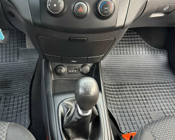 Черный Хендай i30, объемом двигателя 1.4 л и пробегом 210 тыс. км за 6750 $, фото 34 на Automoto.ua