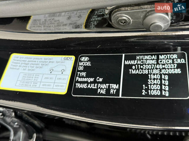 Чорний Хендай i30, об'ємом двигуна 1.6 л та пробігом 202 тис. км за 12500 $, фото 28 на Automoto.ua