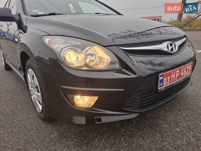 Чорний Хендай i30, об'ємом двигуна 1.4 л та пробігом 209 тис. км за 6850 $, фото 16 на Automoto.ua