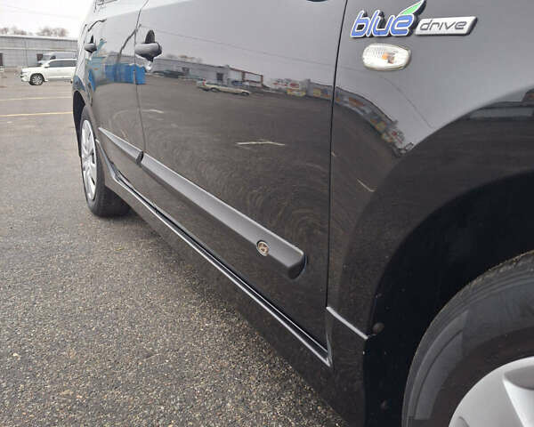 Чорний Хендай i30, об'ємом двигуна 1.4 л та пробігом 209 тис. км за 6850 $, фото 8 на Automoto.ua