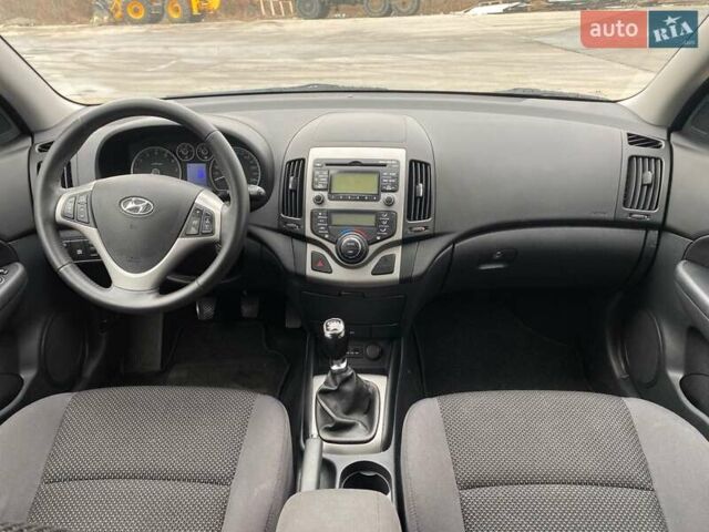 Хендай i30 2012 в Виннице на Automoto.ua Черный Хендай i30, объемом двигателя 1.4 л и пробегом 275 тыс. км за 6100 $, фото 32 на Automoto.ua