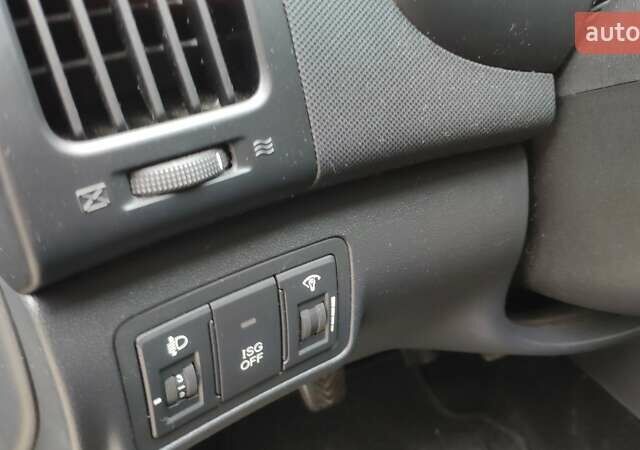 Черный Хендай i30, объемом двигателя 1.4 л и пробегом 275 тыс. км за 6000 $, фото 24 на Automoto.ua