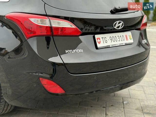 Чорний Хендай i30, об'ємом двигуна 1.6 л та пробігом 202 тис. км за 12500 $, фото 8 на Automoto.ua