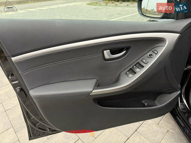 Чорний Хендай i30, об'ємом двигуна 1.6 л та пробігом 202 тис. км за 12500 $, фото 13 на Automoto.ua