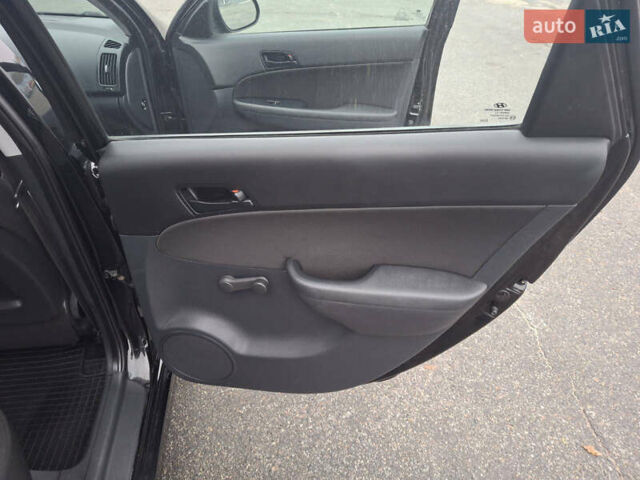 Чорний Хендай i30, об'ємом двигуна 1.4 л та пробігом 209 тис. км за 6850 $, фото 21 на Automoto.ua