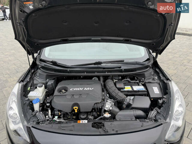 Чорний Хендай i30, об'ємом двигуна 1.6 л та пробігом 202 тис. км за 12500 $, фото 27 на Automoto.ua