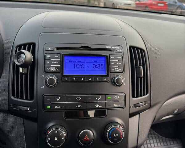 Черный Хендай i30, объемом двигателя 1.4 л и пробегом 210 тыс. км за 6750 $, фото 33 на Automoto.ua