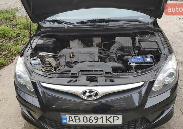 Черный Хендай i30, объемом двигателя 1.4 л и пробегом 275 тыс. км за 6000 $, фото 62 на Automoto.ua