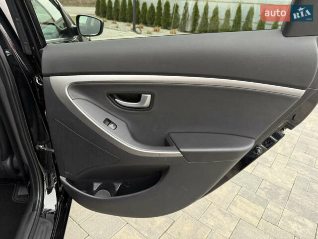 Чорний Хендай i30, об'ємом двигуна 1.6 л та пробігом 202 тис. км за 12500 $, фото 19 на Automoto.ua